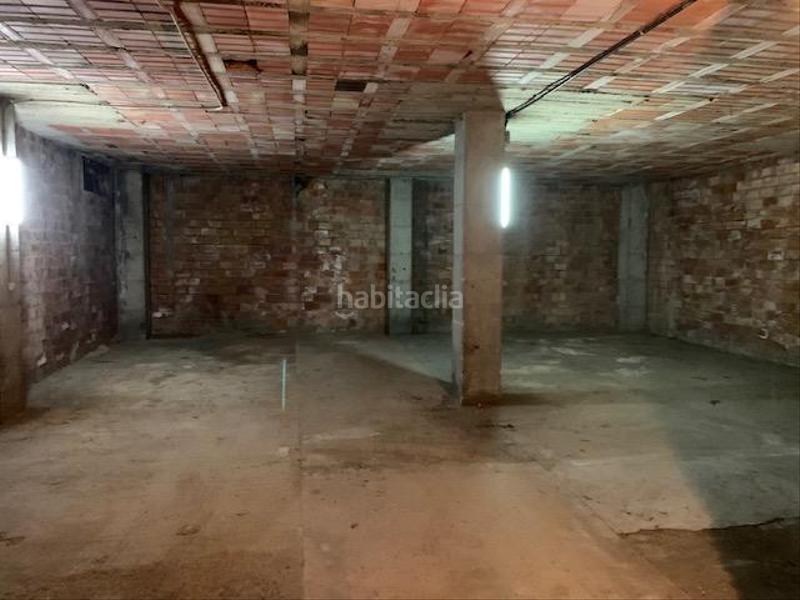 Foto e216005c-abff-4a56-a2f4-a1d6000bf1b3. Aparcament cotxe a Riudoms