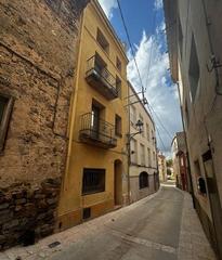 Casa adossada  De la closa. Casa de poble a botarell