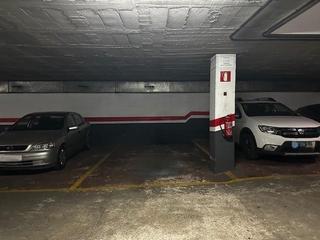Aparcament cotxe  Ronda subirà. Plaça daparcament gran