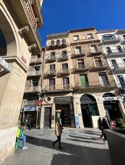 Pis  Llovera. Magnific pis a la plaça del prim