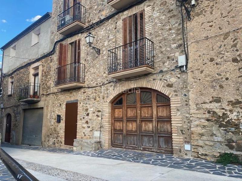 Foto eaa3393c-cf09-4c88-a006-e54a22ceba1b. Masía casa de poble entre mitjeres situada a torroja en Torroja del Priorat