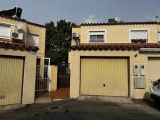 Maison jumelée  Catalunya. Adossat ben situat