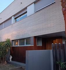 Reihenhaus  De francesc de paula quintana vidal. Fantàstic xalet adossat i cantoner