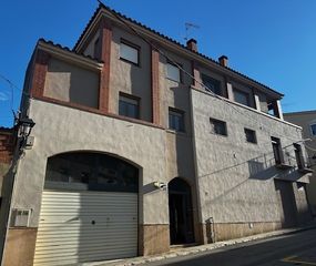 Casa adossada  Poeta maragall. Fant�stica casa i ben situada