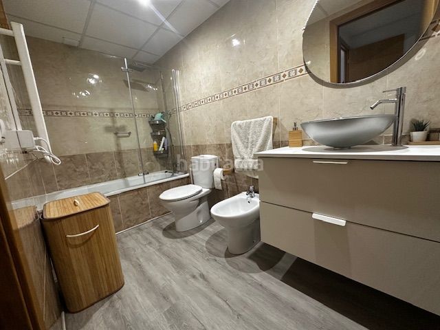 Foto a827b076-2934-4a12-906f-6bc8d99c85c7. Dúplex amb aparcament a Montbrió del Camp