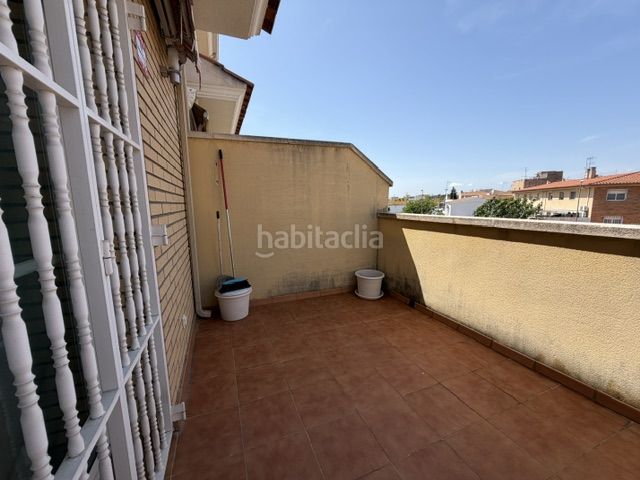 Foto 9e53e4b6-e034-4bc8-ab69-c2b6c8c65178. Casa adossada amb aparcament a Migjorn Reus