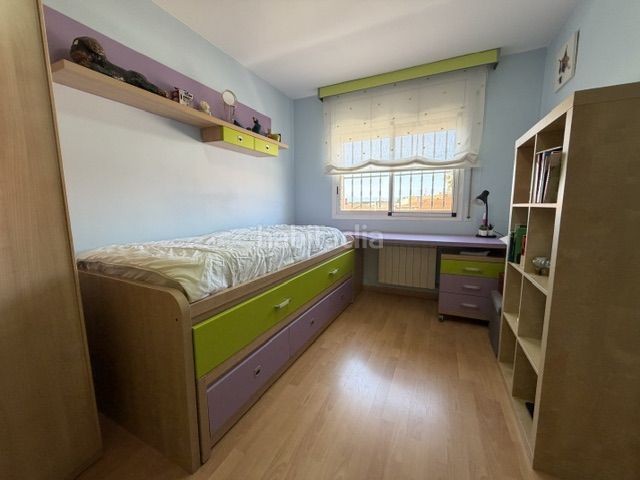 Foto c6abb8e0-b859-4259-a0b1-7f665f466f5c. Casa adossada amb aparcament a Migjorn Reus