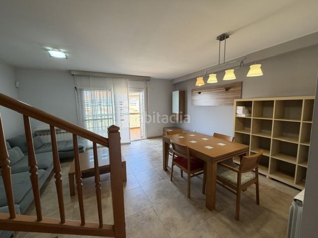 Foto f12d8cc1-e1cf-4bc1-b7ea-9b11ac169a10. Casa adossada amb aparcament a Migjorn Reus