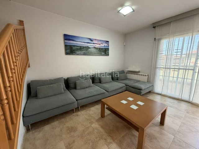 Foto fa1c7bf9-3a46-452d-b4a9-8aa2465deff6. Casa adossada amb aparcament a Migjorn Reus