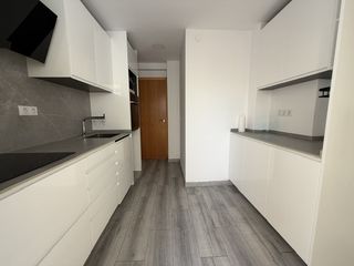 Flat  Tetuan. Pis amb ascensor al centre