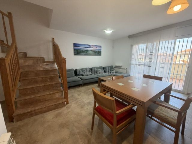 Foto d6b095aa-9280-4342-86a9-a6debe4a94ea. Casa adossada amb calefacció aparcament a Migjorn Reus