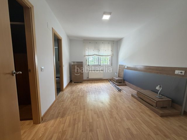 Foto e4034fd9-4d2f-4053-9d57-d8baeb6e55ad. Casa adossada amb calefacció aparcament a Migjorn Reus