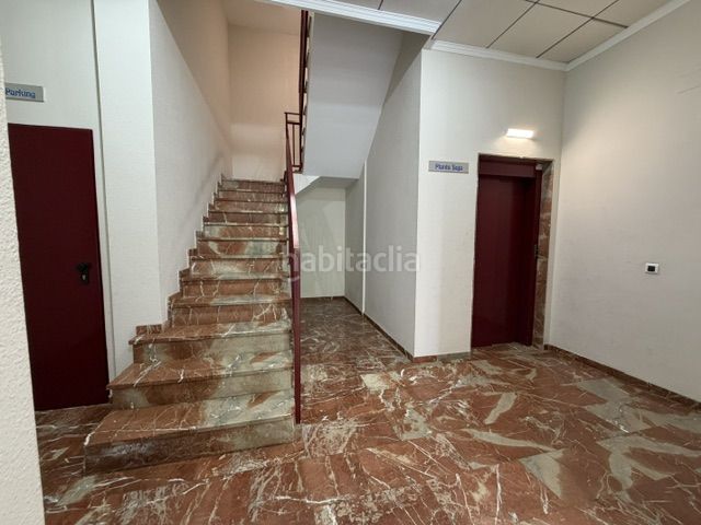 Foto edaf6654-b7ae-4fa2-be7b-0c3a48ae74a6. Pis amb calefacció aparcament a Botarell