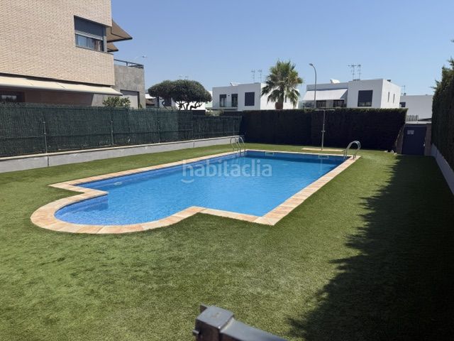 Foto 5828f368-6148-4a1f-8ce2-98a7217e40d2. Xalet amb calefacció aparcament piscina a Quatre Camins Cambrils