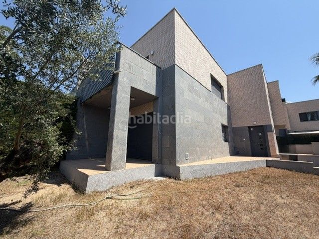Foto 6c105b99-fb2f-4359-827d-ee33a9350e00. Xalet amb calefacció aparcament piscina a Quatre Camins Cambrils