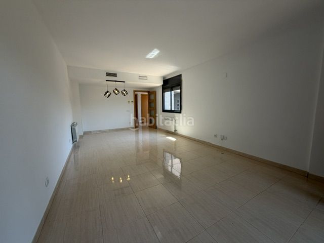 Foto d77d9360-b527-489d-930a-2a24bd329761. Xalet amb calefacció aparcament piscina a Quatre Camins Cambrils