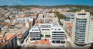 Local commercial à Avinguda del maresme 476. Para cualquier tipo de negocio. opción de alquiler