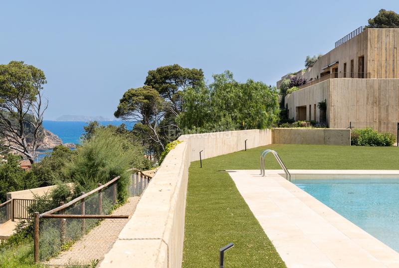 Foto ee3529f1-f176-40f2-ab3d-1bacfe544617. Piso en carrer de la riera 35 junto a la playa de sa riera. últimas unidades. en Begur