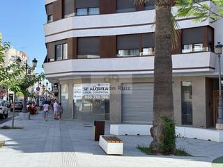 Lloguer Local Comercial a Pueblo. Local com. en alquiler en centro.