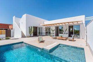 Chalet à Benijófar. Villa en venta en benijofar, 3 dormitorios.
