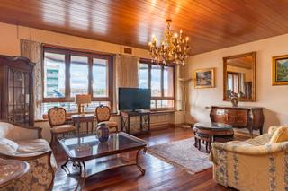 Piso  Avenida gasteiz 64. Vive la luz, el espacio y la comodidad en plena avenida gasteiz