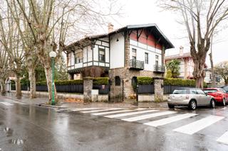 Casa  Bizkai kalea. Ciudad jardin