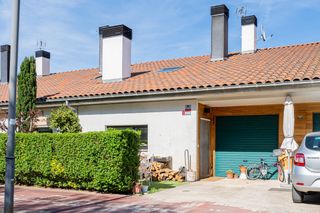 Reihenhaus  Calle del tren vasco-navarro. Chalet adosado en venta en calle del tren vasco-navarro