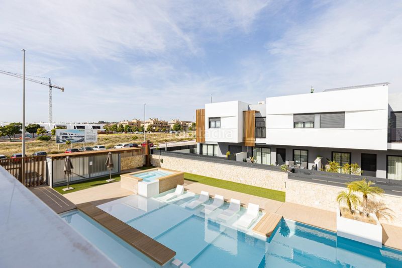 Foto b8df400e-26d2-4fe3-8b6c-7b2527bf13ec. Casa adossada amb aparcament piscina a Guadalupe Murcia