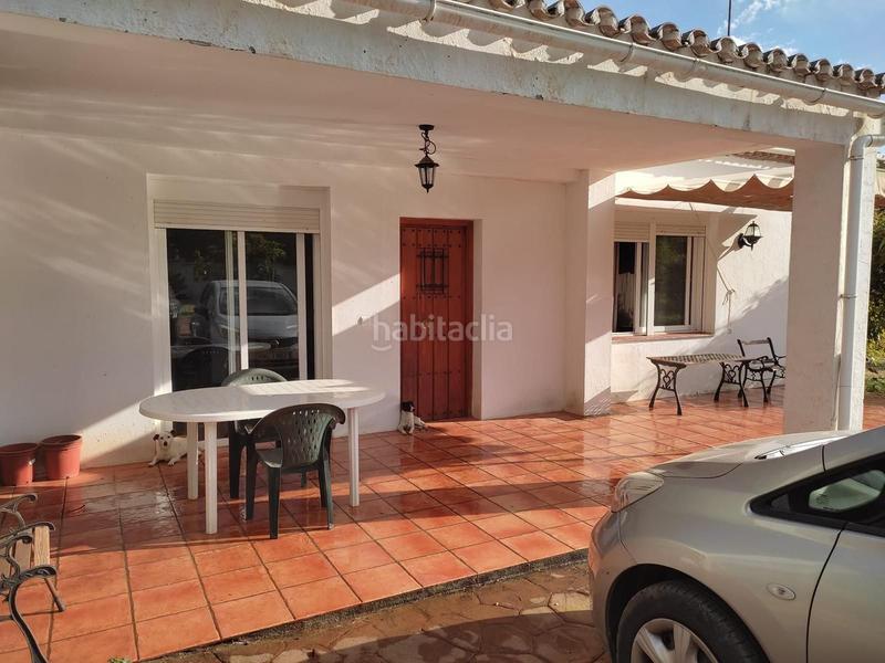 Foto a5fc535d-7ac4-4c6b-8147-176a411a5fb0. Chalet en Los Llanos Estepona