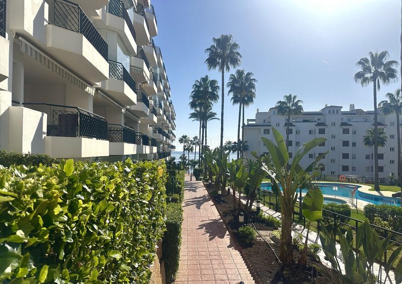 Foto 64b89303-7b29-4f90-94e4-1fa2bac3ac38. Piccolo appartamento con parcheggio piscina in Calahonda Mijas