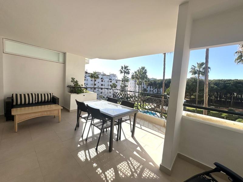 Foto 7a71cf75-8867-4e2e-9ba3-121b6829fc6c. Piccolo appartamento con parcheggio piscina in Calahonda Mijas