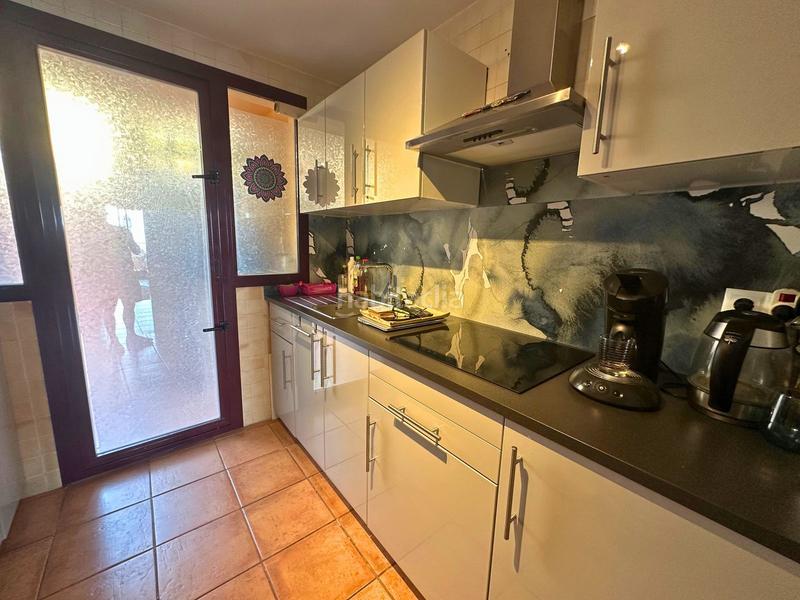 Foto 46a57c26-f8c3-4fd1-8af9-b02ae33cbf63. Appartement mit parking pool in Calahonda Mijas