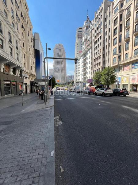Foto 4efbe5a6-e612-4d5d-9b00-bab90841e4fb. Alquiler oficina se alquila oficina exterior en la gran via en Madrid
