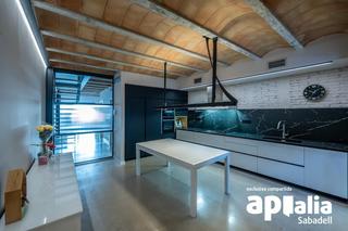 Casa adossada a Gràcia. Bonita  unifamiliar adosada  sabadell gràcia