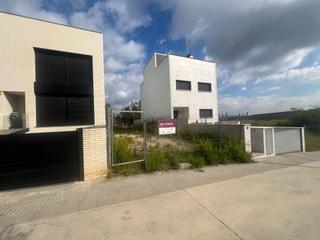 Terreno residencial  Calle chet baker. Solar para casa adosada en can perich