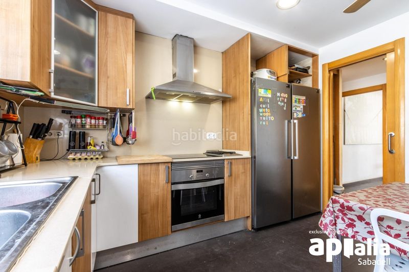 Foto 497a719e-5a1d-4ea7-a0b9-7e5147714279. Casa amb calefacció aparcament a Gràcia Sabadell