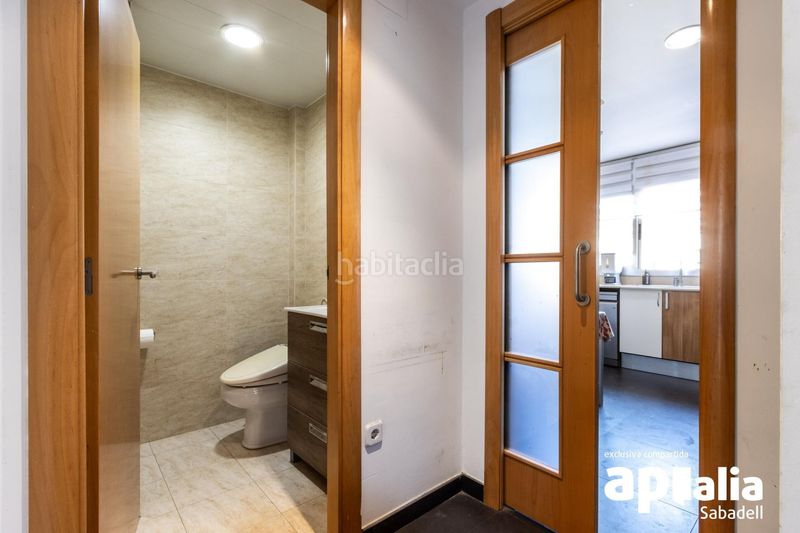 Foto b2c38506-cd02-48c8-a683-eb966dd86696. Casa amb calefacció aparcament a Gràcia Sabadell