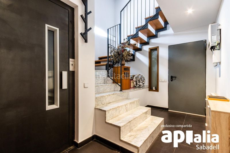 Foto bdd55e5d-afde-4ba8-9276-76bf5e342c58. Casa amb calefacció aparcament a Gràcia Sabadell