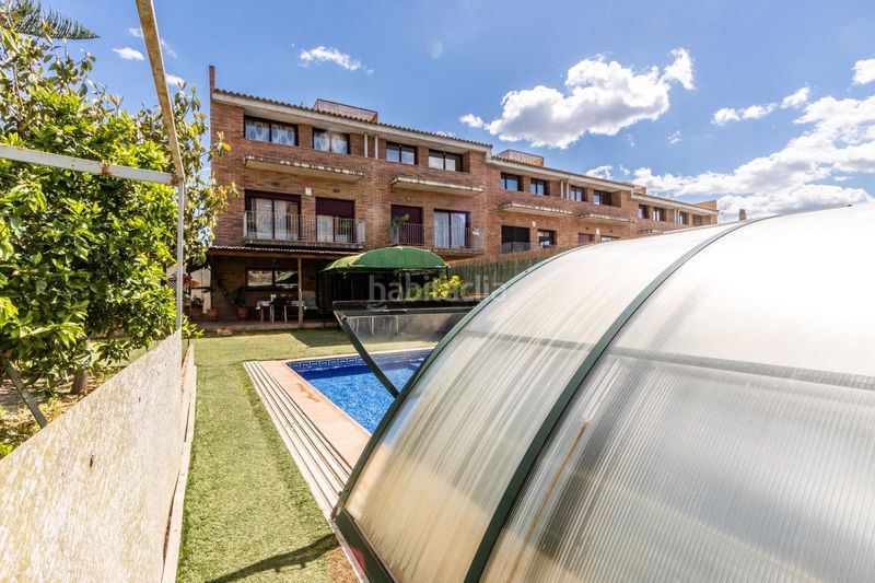 Foto 67cde509-4a5c-4896-ba53-6c56d151431b. Casa adossada amb calefacció aparcament piscina a Castellar del Vallès