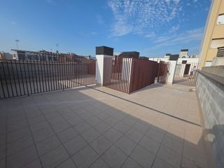 Pis a Barberà 447. Piso con terraza privada de obra nueva en av. barberà