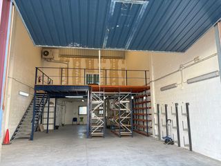 Industrial building in Txoierri-Ondiz-Udondo. Nave polígono ibarrabarri