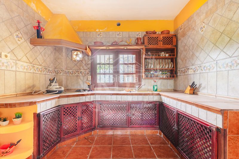 Foto dd99b652-467c-4b70-bf54-2c987f86db21. Casa amb xemeneia aparcament piscina a Matanza de Acentejo (La)
