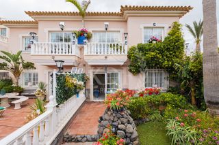 Edifici  Calle las rosas. 8 apartamentos independientes en rentabilidad vacacional.