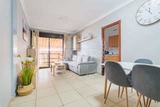 Pis  Calle la palmita. Piso con terraza de 13m², 2 hab y garaje en jardines de tejina