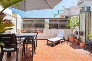 Àtic  Calle de calvo sotelo. Casa señorial de 294 m² con garaje para 2 coches en el centro de