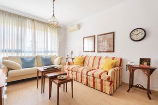 Pis  Calle san miguel. Piso de 109 m² con garaje y trastero en pleno centro de santa cr
