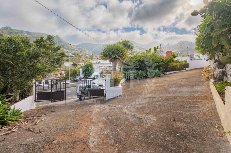 Foto 2a12a384-bfbe-4d9c-b570-adfde4fbeb58. Chalet espectacular casona tradicional canaria de 312 m² y 9 hab. con gran finca privada en Tegueste