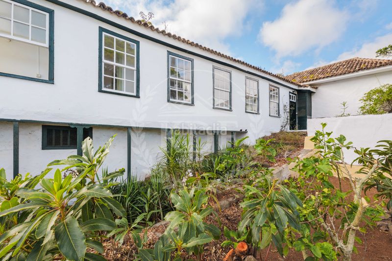 Foto a9fc5a22-ce97-431f-b84e-844f5a58a80a. Chalet espectacular casona tradicional canaria de 312 m² y 9 hab. con gran finca privada en Tegueste