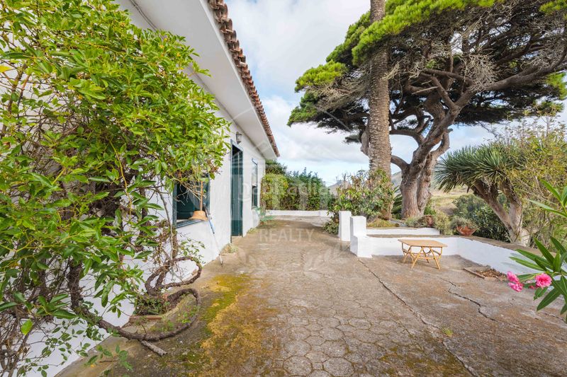 Foto d24f04be-b038-4528-8f47-fd767058dcaf. Chalet espectacular casona tradicional canaria de 312 m² y 9 hab. con gran finca privada en Tegueste
