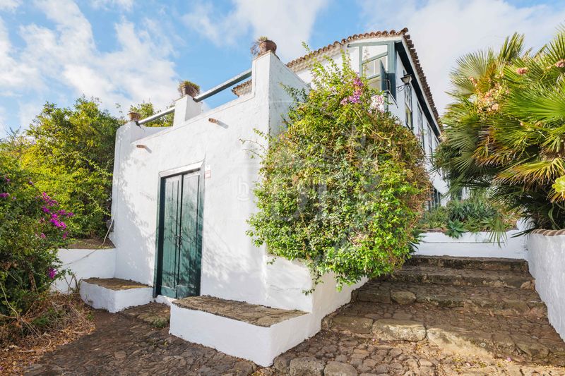 Foto e8f014e8-5aa7-4fe5-85a0-fe40e7c5cd6f. Chalet espectacular casona tradicional canaria de 312 m² y 9 hab. con gran finca privada en Tegueste